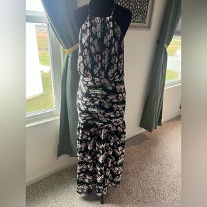 NWT Women’s VICI Dress